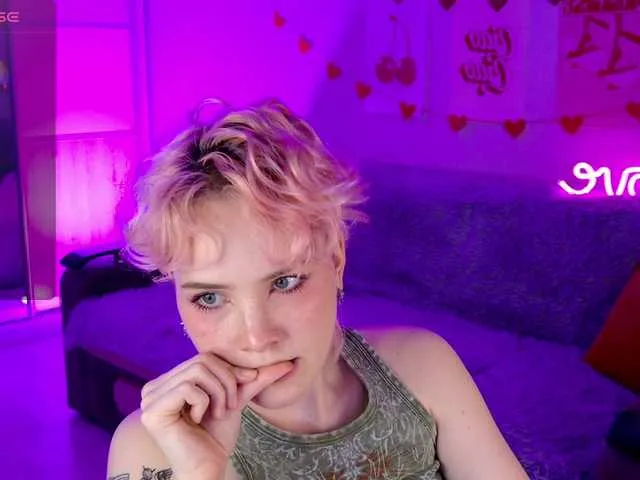 Live sex webcam photo for Cool-Love #290993096