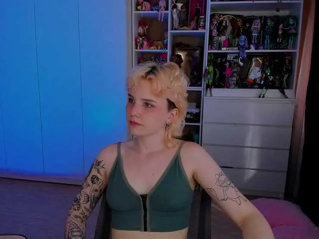 Live sex webcam photo for Cool-Love #293900809