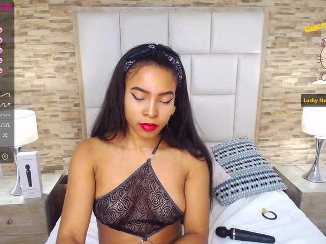 Live sex webcam photo for CoraimaBrun #273191898