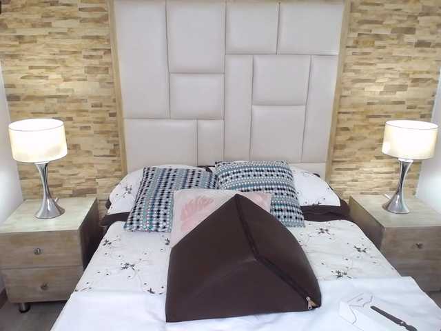 Live sex webcam photo for CoraimaBrun #273232112