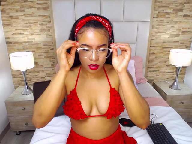 Live sex webcam photo for CoraimaBrun #273426868