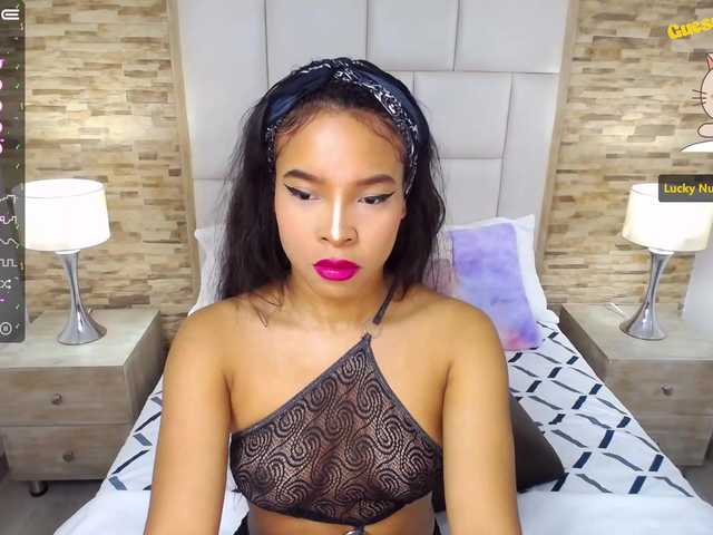 Live sex webcam photo for CoraimaBrun #273729897