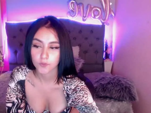 Live sex webcam photo for Coraliinee #273661611