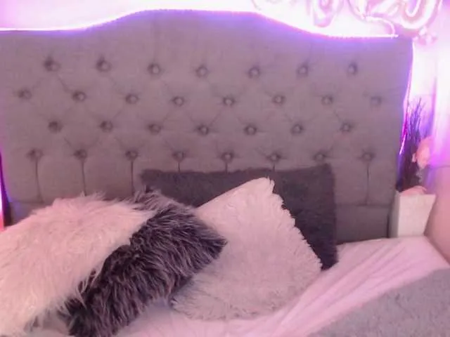 Live sex webcam photo for Coraliinee #274134774