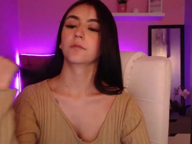 Live sex webcam photo for Coraliinee #274634501