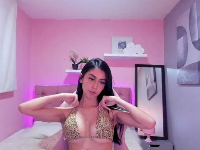 Live sex webcam photo for Coraliinee #275587823