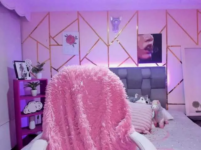 Live sex webcam photo for Coraliinee #276182782