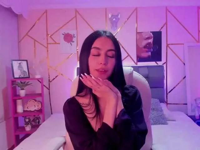 Live sex webcam photo for Coraliinee #276465180