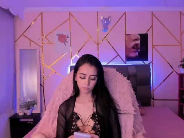 Live sex webcam photo for Coraliinee #276757389