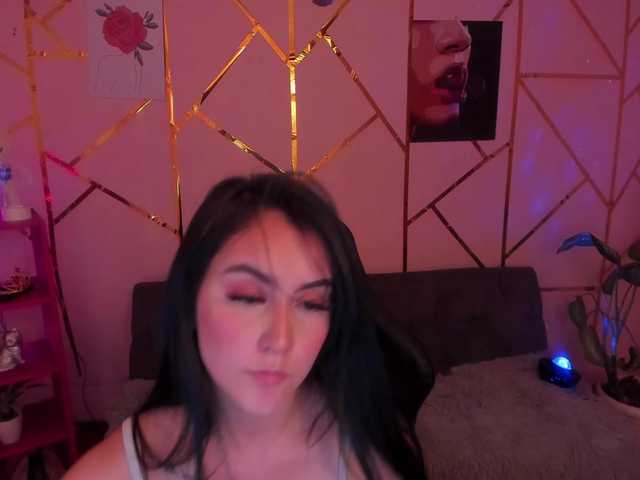 Live sex webcam photo for Coraliinee #278000596