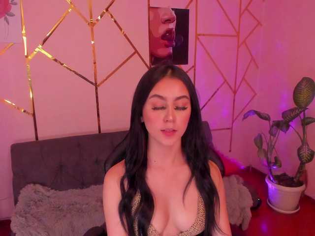 Live sex webcam photo for Coraliinee #278007405