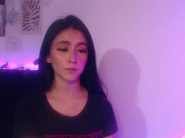 Live sex webcam photo for Coraliinee #281550457