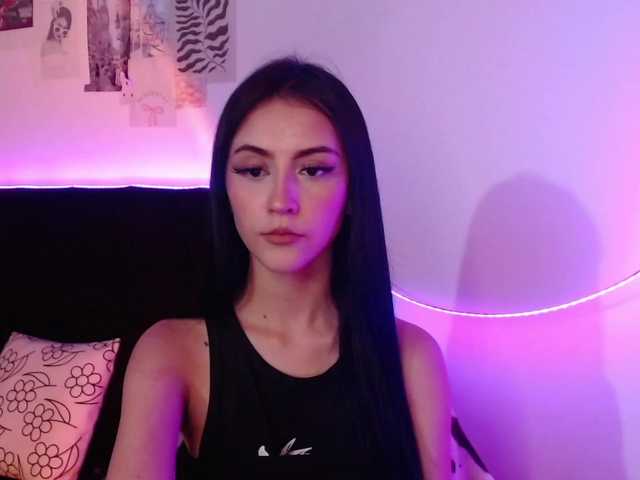 Live sex webcam photo for Coraliinee #290148447