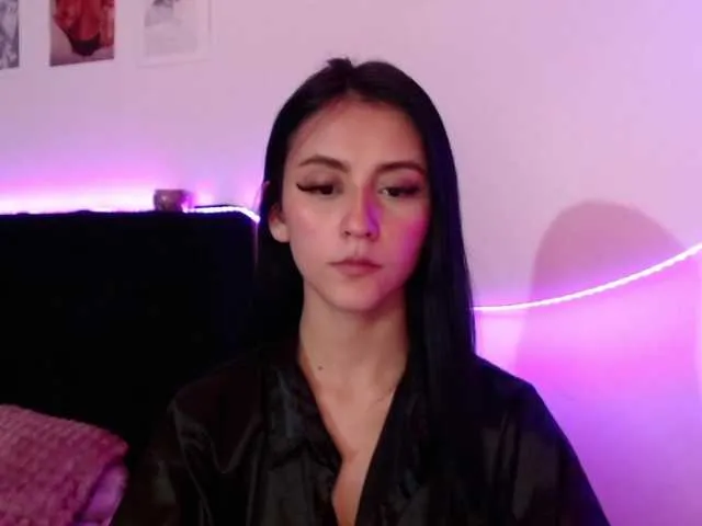 Live sex webcam photo for Coraliinee #290924175