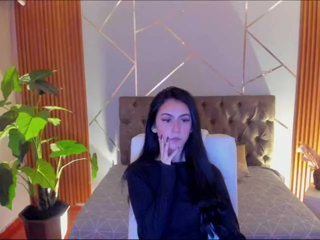 Live sex webcam photo for Coraliinee #291034202