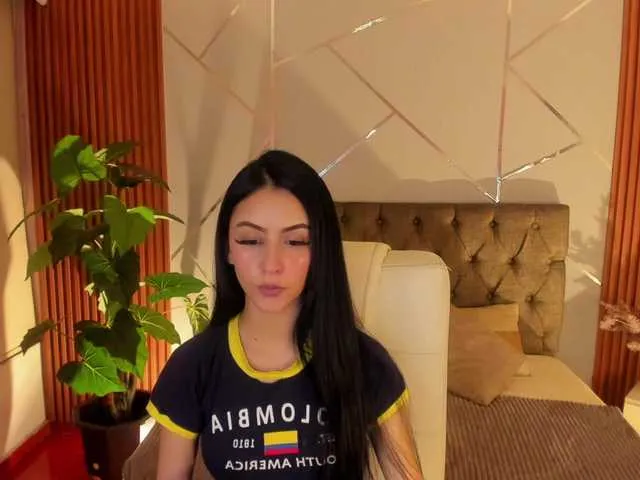 Live sex webcam photo for Coraliinee #291211156