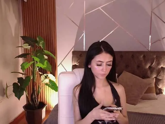 Live sex webcam photo for Coraliinee #291437503