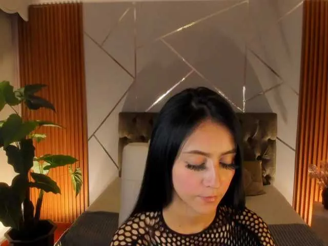 Live sex webcam photo for Coraliinee #291646725