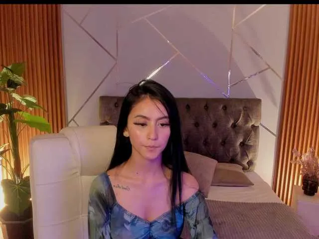 Live sex webcam photo for Coraliinee #291835695