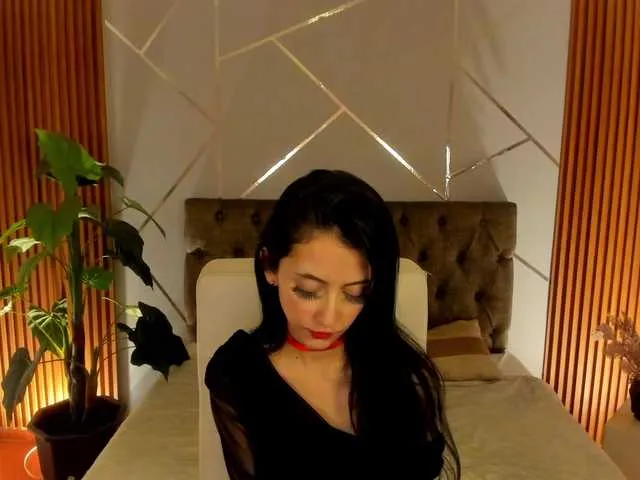 Live sex webcam photo for Coraliinee #292031878