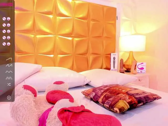 Live sex webcam photo for CoralineJones #272172050