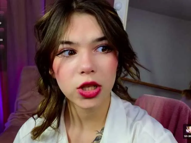 Live sex webcam photo for CoralineJones #290642346