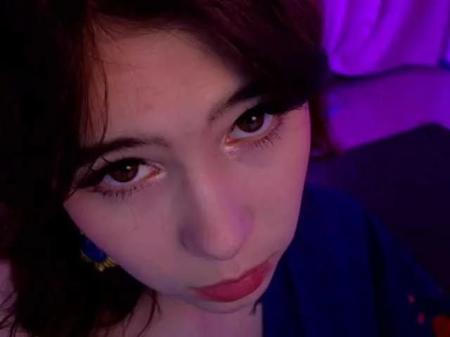 Live sex webcam photo for CoralineJones #290979891