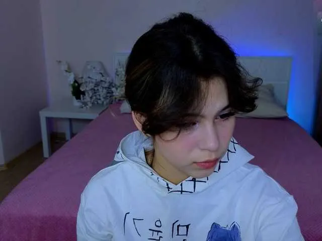 Live sex webcam photo for CoralineJones #291014995