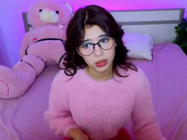 Live sex webcam photo for CoralineJones #291131627