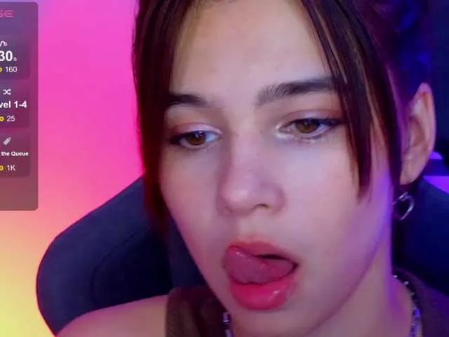 Live sex webcam photo for CoralineJones #291271360