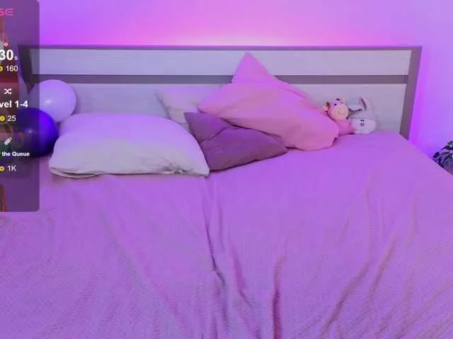 Live sex webcam photo for CoralineJones #291319281