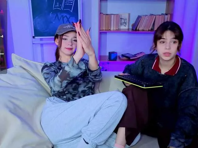 Live sex webcam photo for CoralineJones #291766621