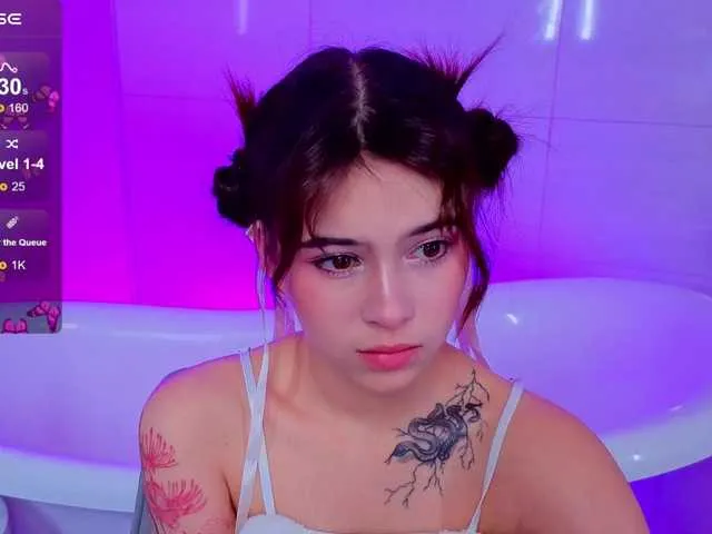 Live sex webcam photo for CoralineJones #291865157