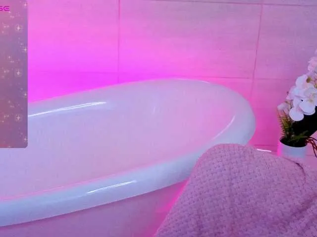 Live sex webcam photo for CoralineJones #292006695