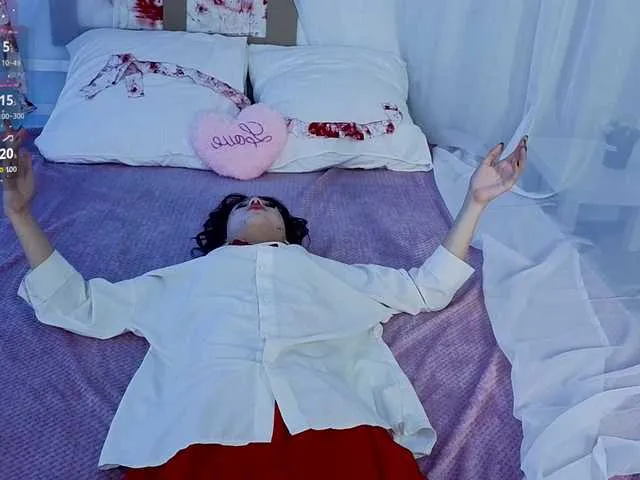 Live sex webcam photo for CoralineJones #292127201