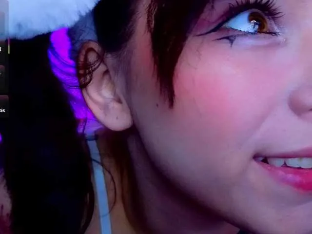 Live sex webcam photo for CoralineJones #292199815