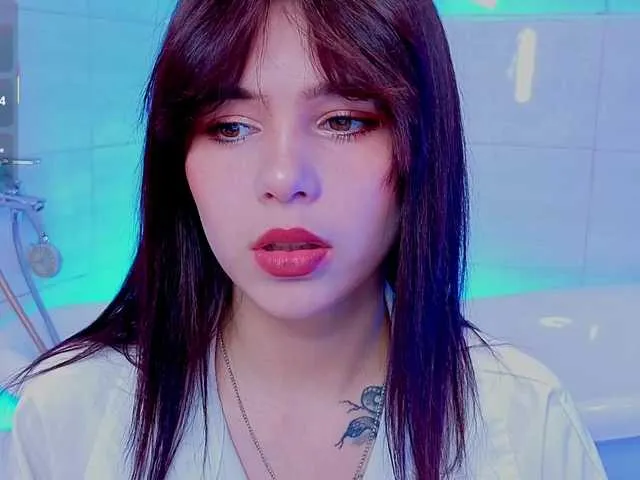 Live sex webcam photo for CoralineJones #292267340