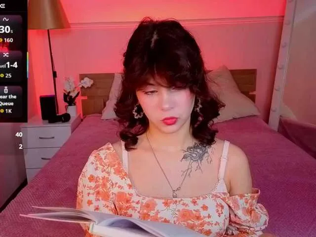 Live sex webcam photo for CoralineJones #292360564