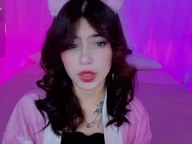 Live sex webcam photo for CoralineJones #292367830