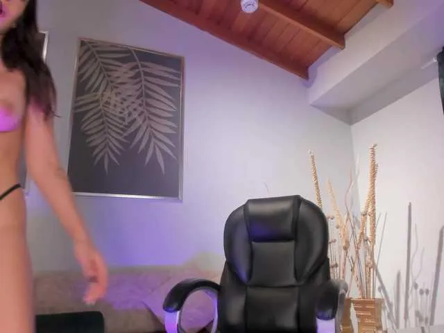 Live sex webcam photo for CorinaCastello #276888894