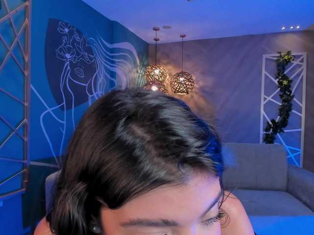 Live sex webcam photo for CorinaCastello #277714186