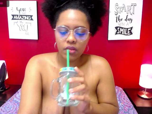 Live sex webcam photo for corinastonee #272591044