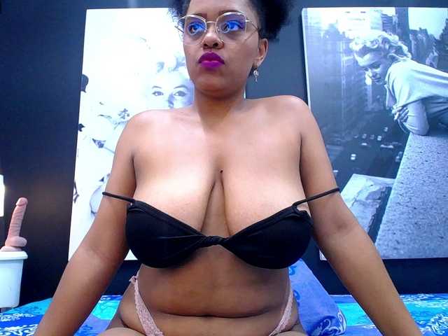 Live sex webcam photo for corinastonee #273018701