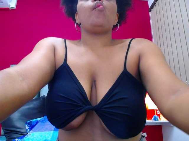 Live sex webcam photo for corinastonee #273144986