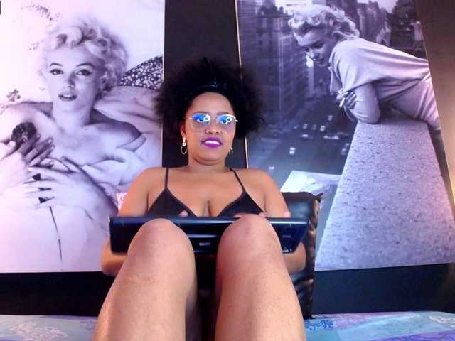 Live sex webcam photo for corinastonee #273195573