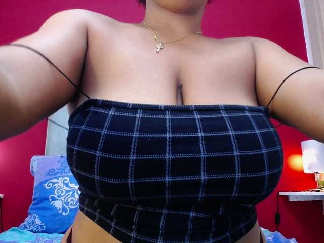 Live sex webcam photo for corinastonee #273397809