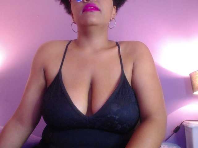 Live sex webcam photo for corinastonee #273706220