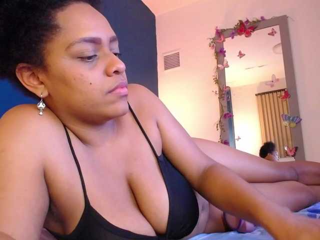 Live sex webcam photo for corinastonee #273879222