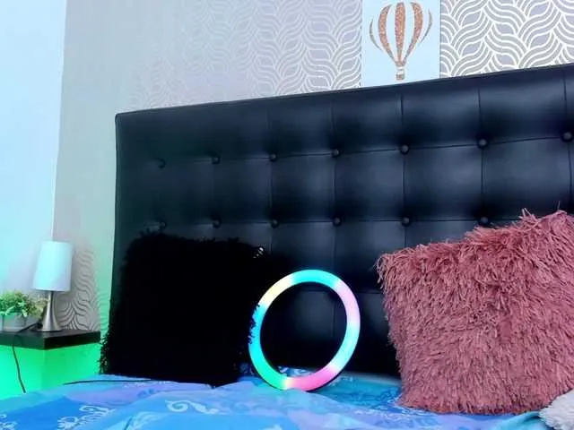 Live sex webcam photo for corinastonee #274284282