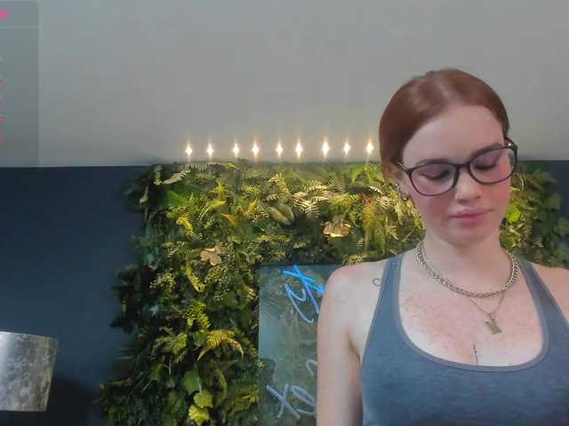 Live sex webcam photo for CorinneRusso #288075088